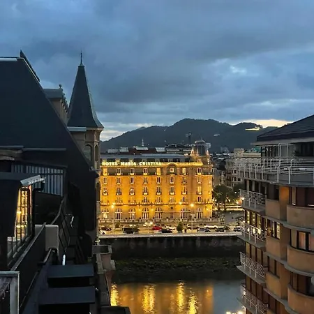 Decor En Gros Con Vistas Al Rio