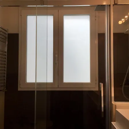 Decor En Gros Con Vistas Al Rio Appartamento