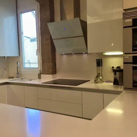 Decor En Gros Con Vistas Al Rio * San Sebastián