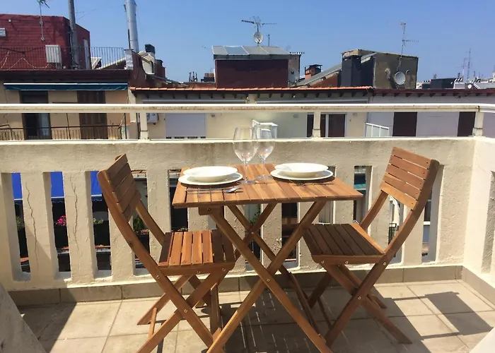 Decor En Gros Con Vistas Al Rio Daire