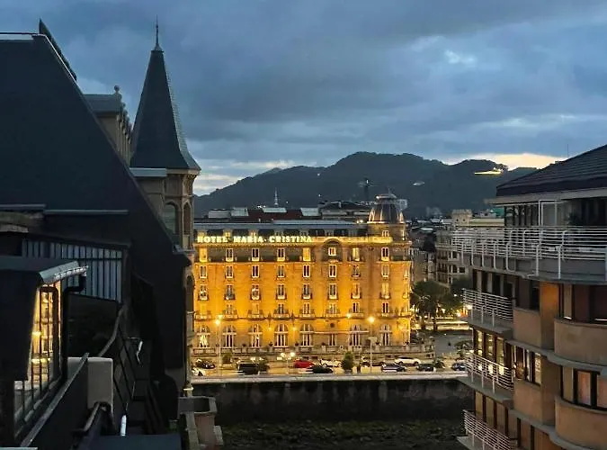 Decor En Gros Con Vistas Al Rio