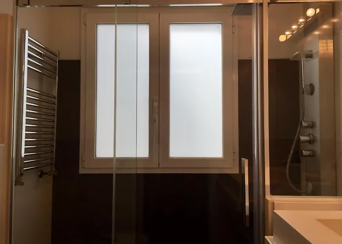 Decor En Gros Con Vistas Al Rio Daire