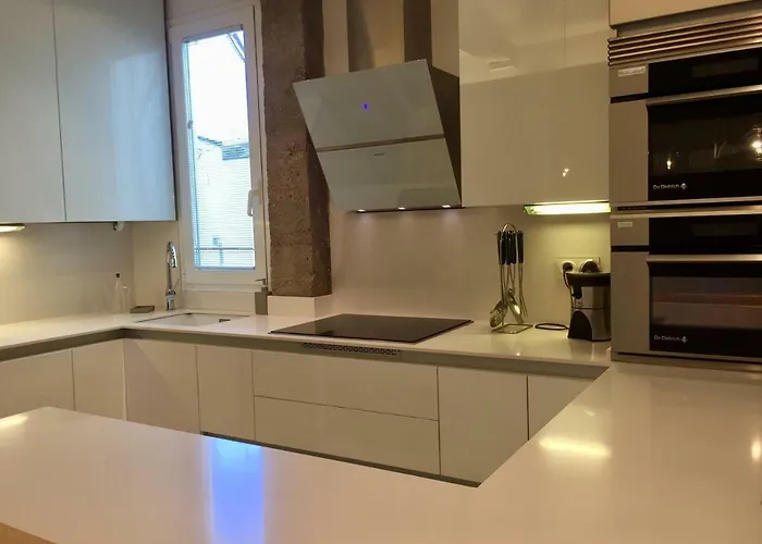 Decor En Gros Con Vistas Al Rio * San Sebastián